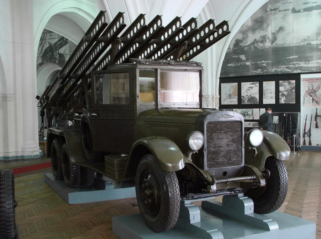 1. БМ-13-16 на шасси ЗИС-6.png