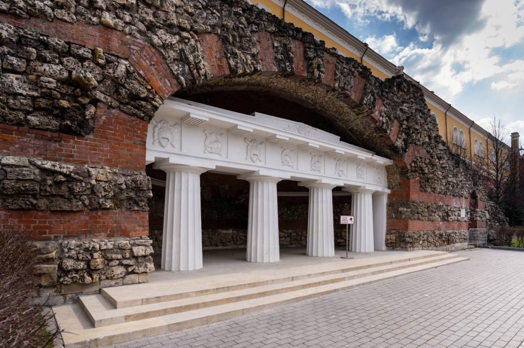 грот руины.png